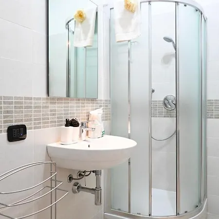 2- Starlight Flat Apartment