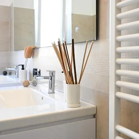 2- Starlight Flat Pisa
