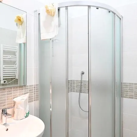 2- Starlight Flat Apartment *