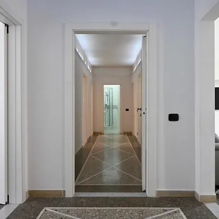 2- Starlight Flat * Pisa
