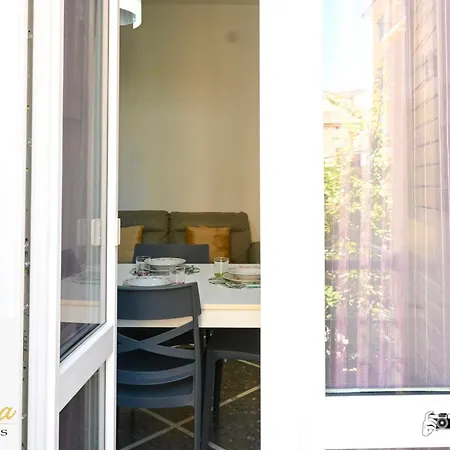 2- Starlight Flat Apartment Pisa